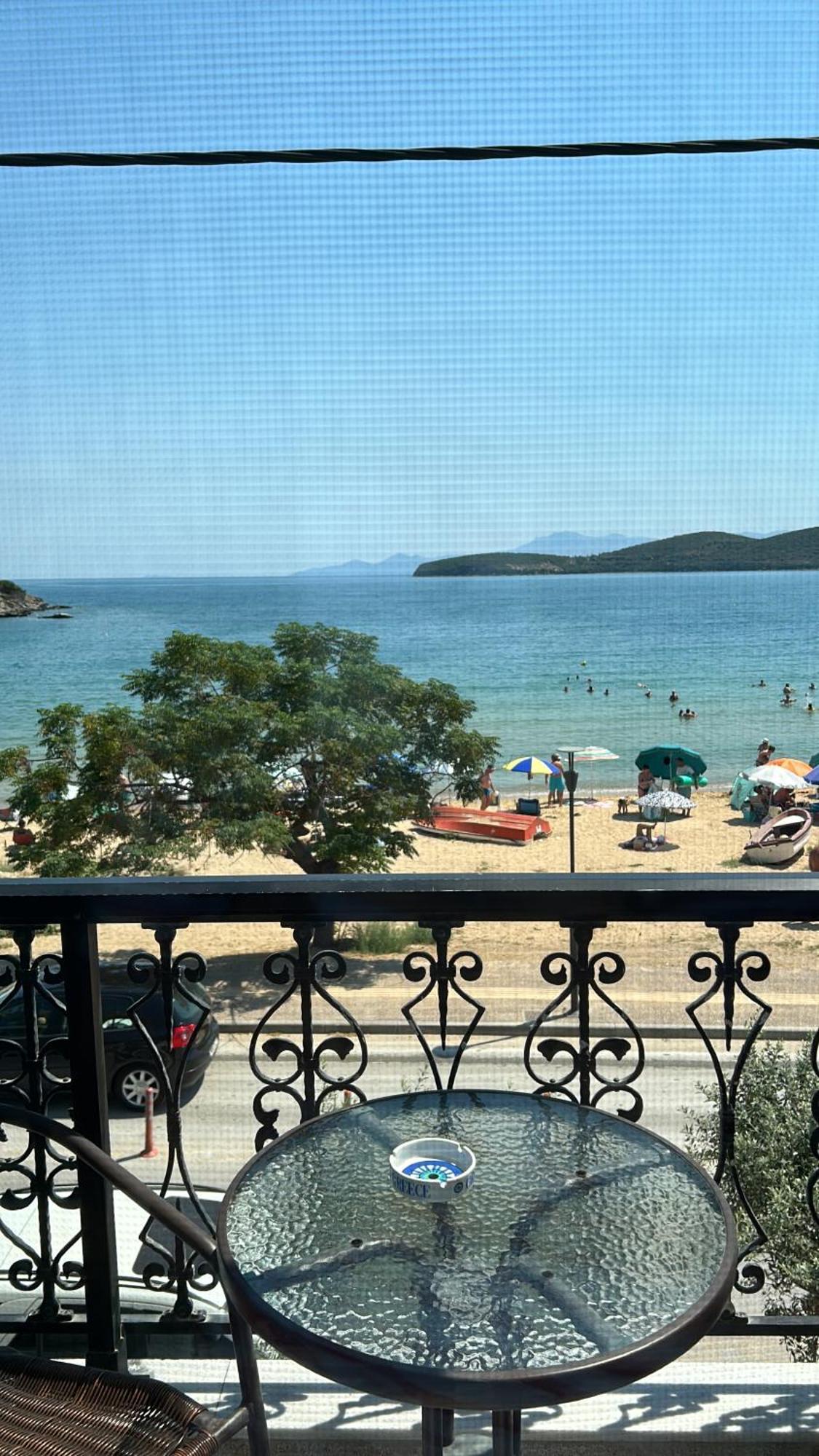 Apartamento E & F Sea View Flat Néa Péramos Exterior foto